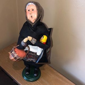 Byers Choice The Carolers 2001  - Russian Doll Signed - Baboushka